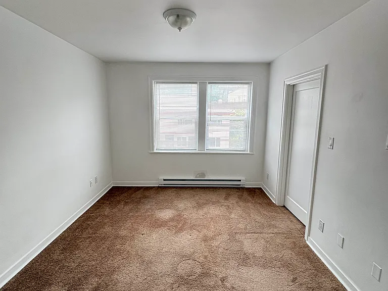 325 Summit Ave E #12 — Photo 22