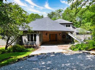 13540 Ledgebrook Ln, Chagrin Falls, OH 44022