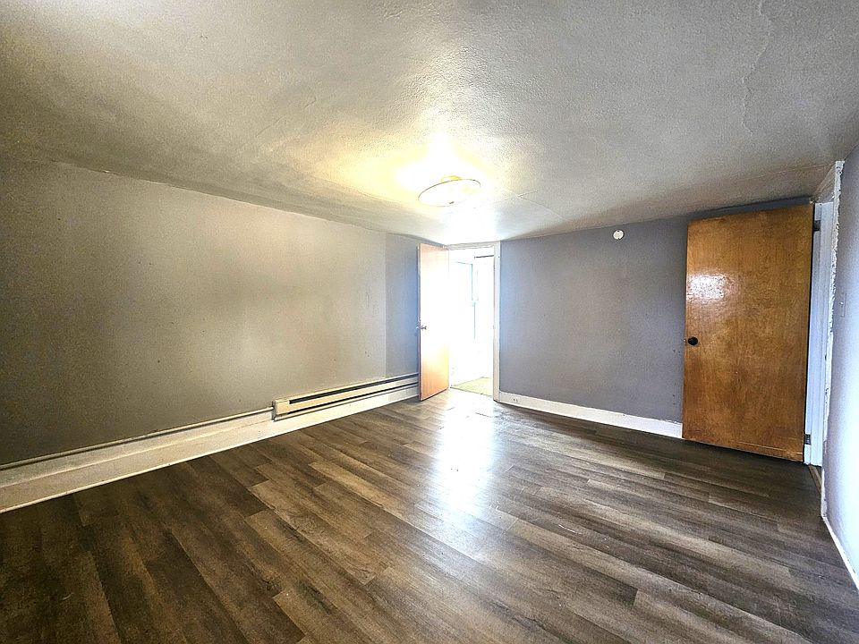 1st image of 413 Flynn Ct Floor 2