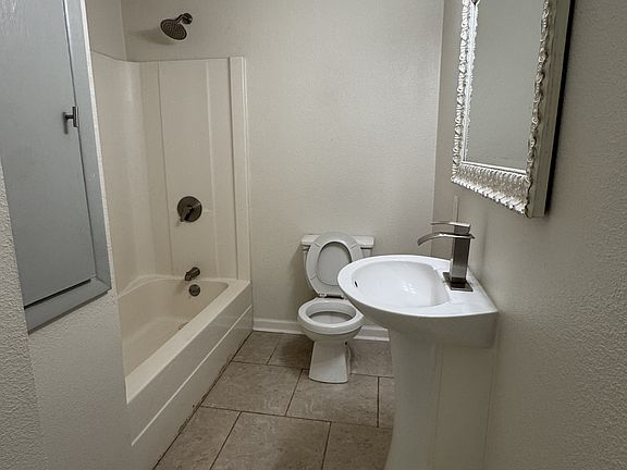 5th image of 34081 Dorothy Ln