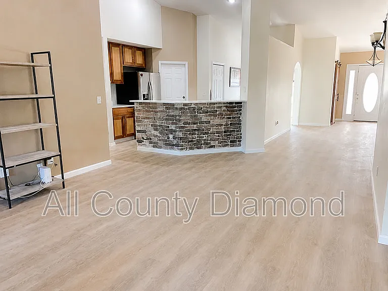 3213 Azalea Cir — Photo 2