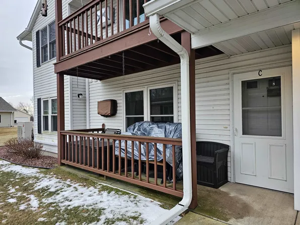 220 Country Side Ct #C, Waupaca, WI 54981