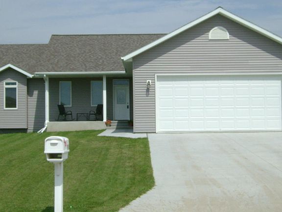 2nd image of 835 Greenway Blvd SE