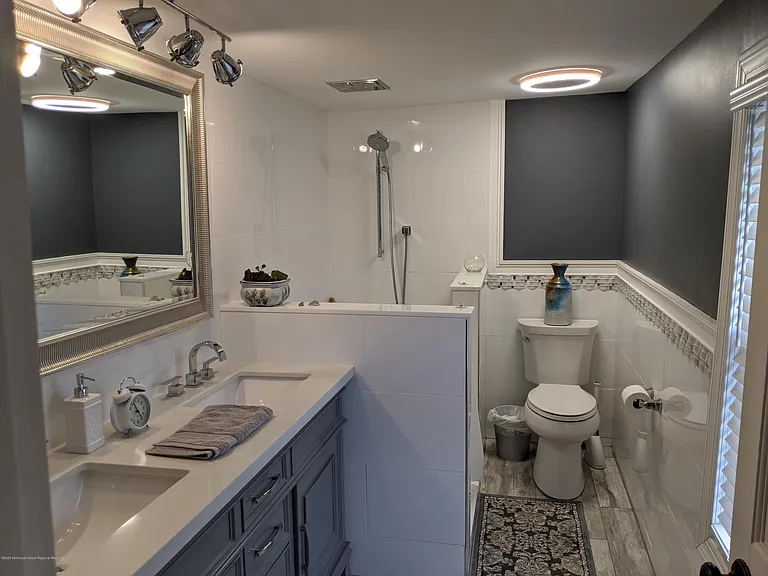 1121 Bay Ave — Photo 17