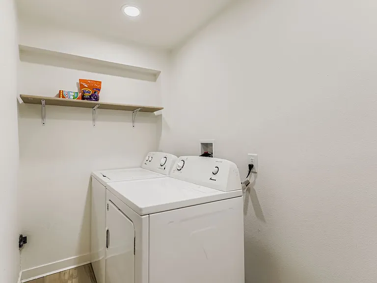 3540 Newport St — Photo 8