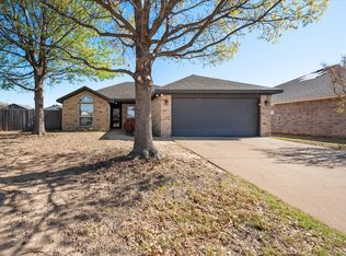 955 Behrens Ct, Crowley, TX 76036
