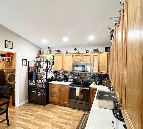 4th image of 1410 Woodside Dr
