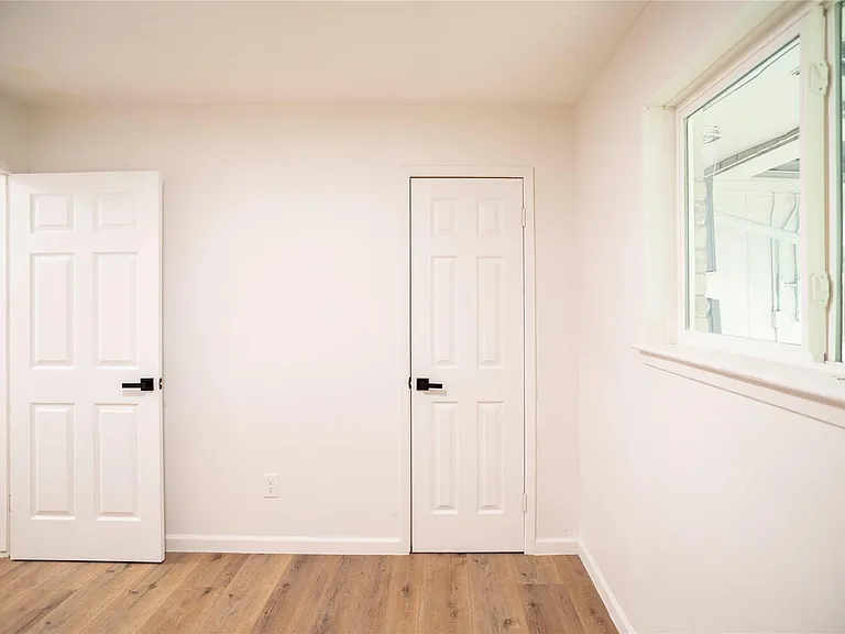 9214 Woodland Oaks Dr — Photo 16