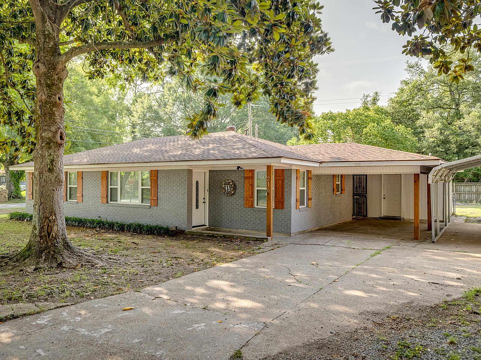 1st image of 216 Rosewood Dr
