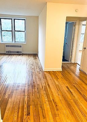 2nd image of 2102 Holland Ave APT 5E