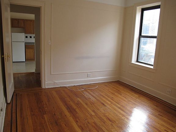4th image of 4528 42nd St APT 4C