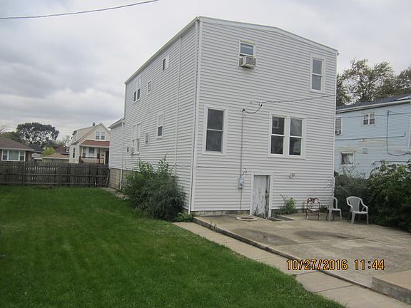 3rd image of 10339 S Hoxie Ave