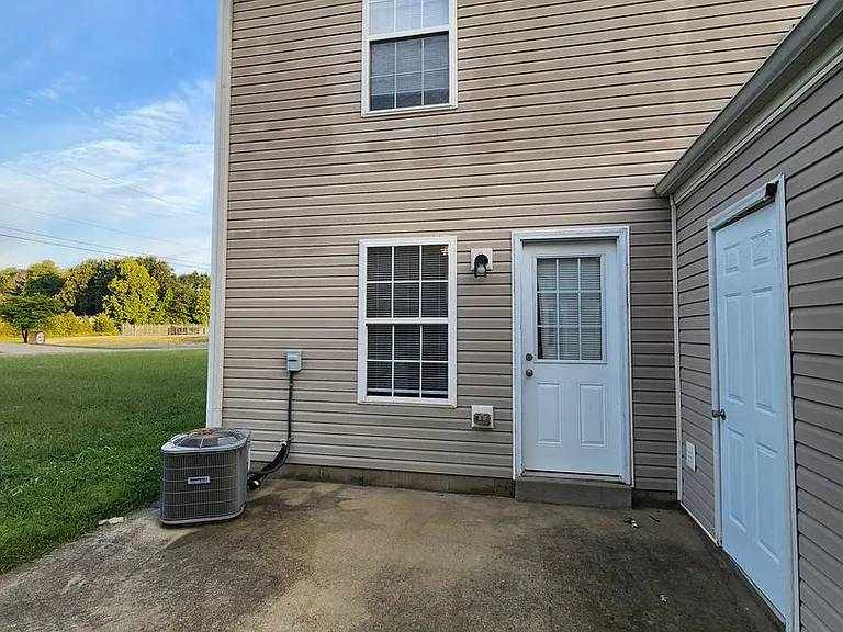 241 Executive Ave — Photo 18