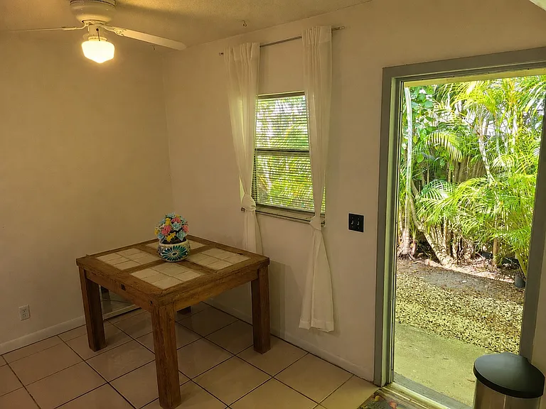 Kitchen nook
