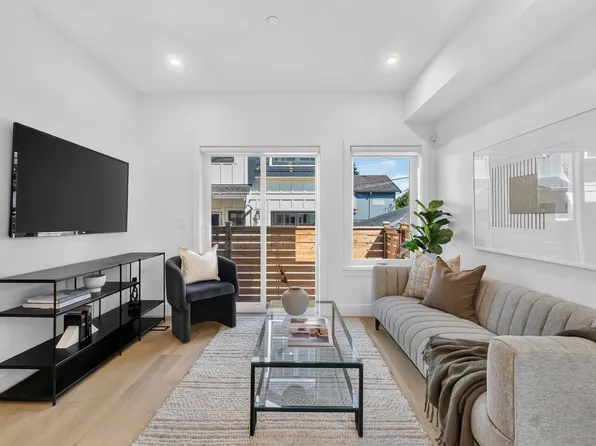 550 Kaslo St #3, Vancouver, BC V5K 3Z2