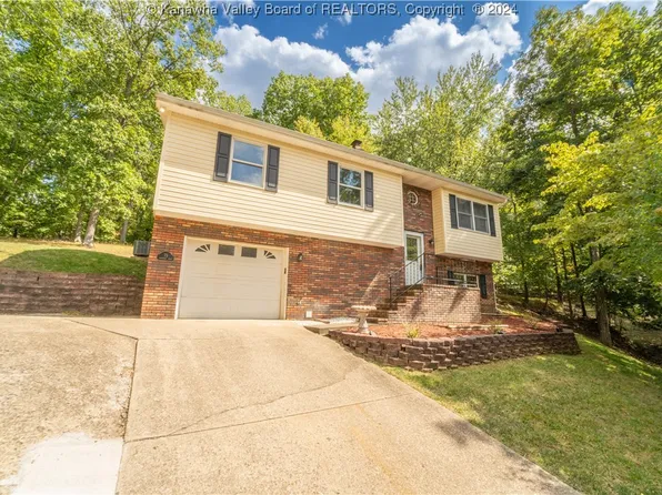 73 Chestnut Rd, Elkview, WV 25071