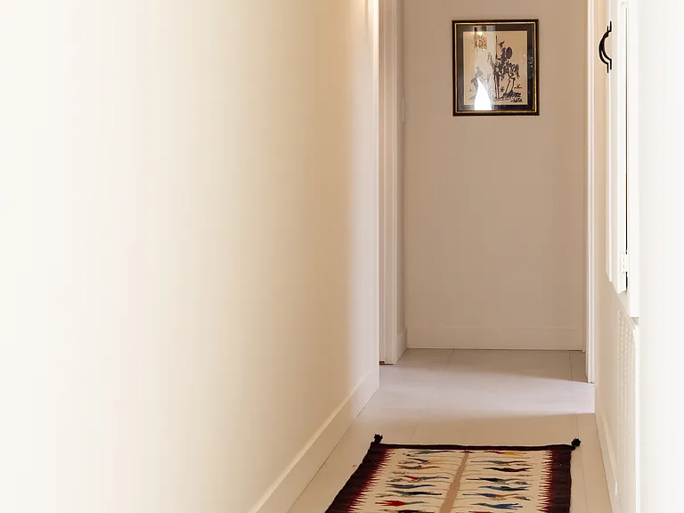 Hallway to 2nd & 3rd ensuite.