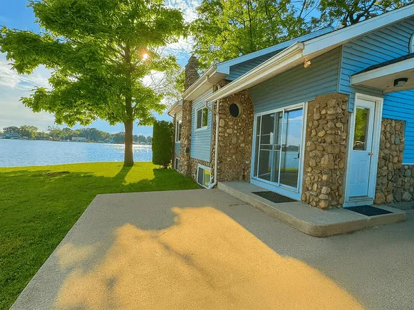 238 Cooks Lndg, Michigan Center, MI 49254