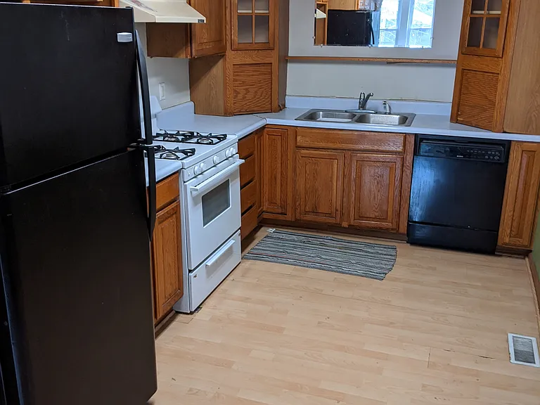 308 S Dakota Ave — Photo 5