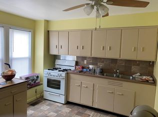 427 Bucklin St APT 1, La Salle, IL 61301