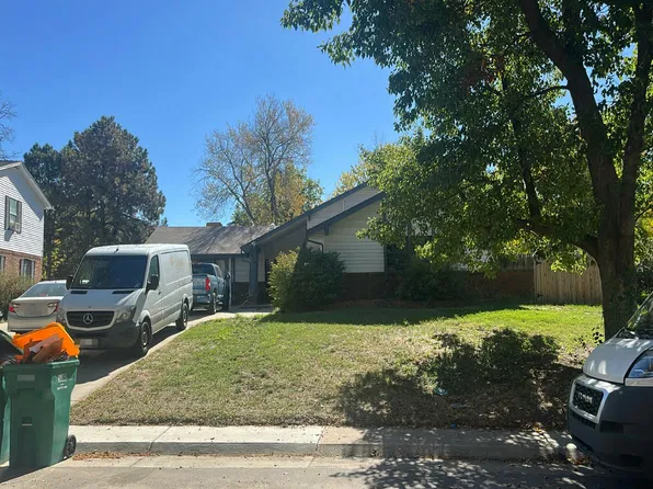 330 Oswego Ct, Aurora, CO 80010