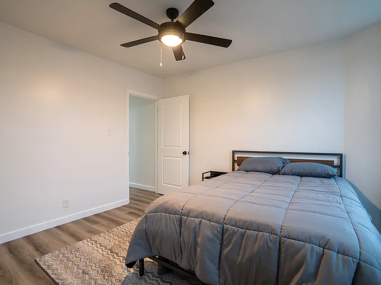 2237 Brookfield Ave — Photo 12