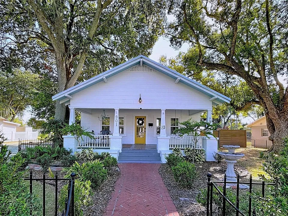 901 W Baker St