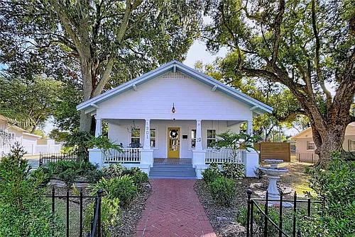 901 W Baker St Photo 1