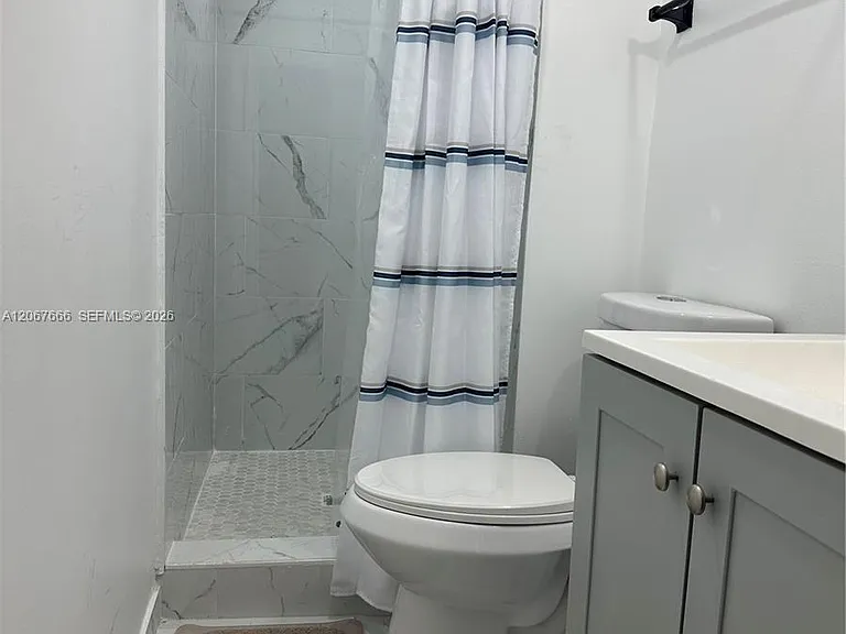 1725 NW 9th Ave #STUDIO — Photo 7
