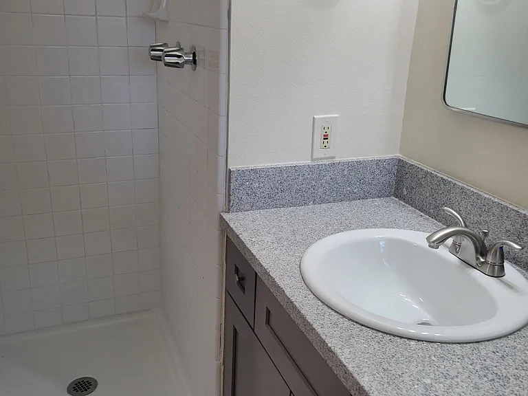 1809 Ellison Dr — Photo 4