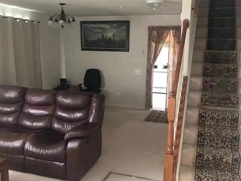 18621 Woodgate Pl — Photo 3