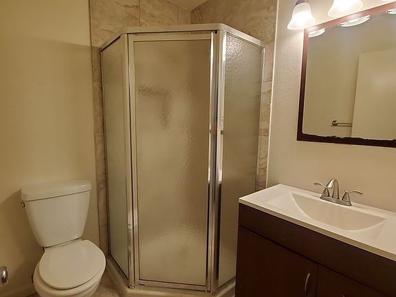 3rd image of 921 W University Dr Unit 1209