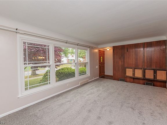 2nd image of 27692 Parkwood Dr