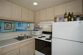 Studio living with separate Kitchen and Bath
