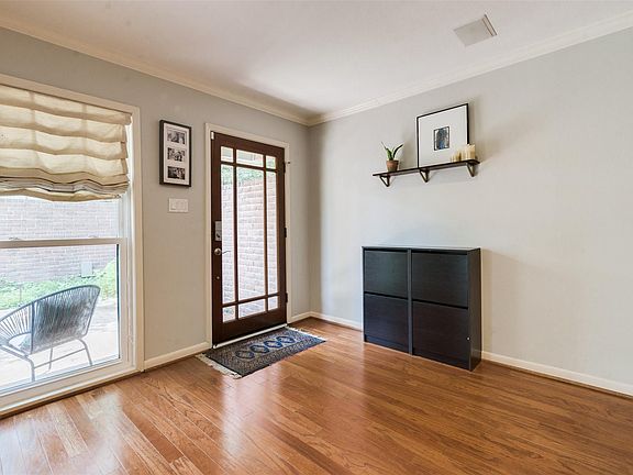 3rd image of 2324 Steel St #20
