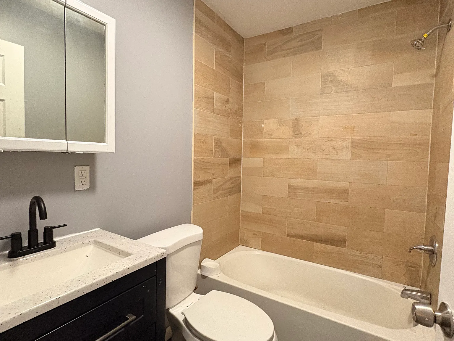 2 bed, 1000 sqft, $1,900 — Photo 4