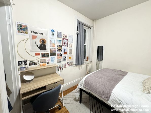 25 Symphony Rd APT 2