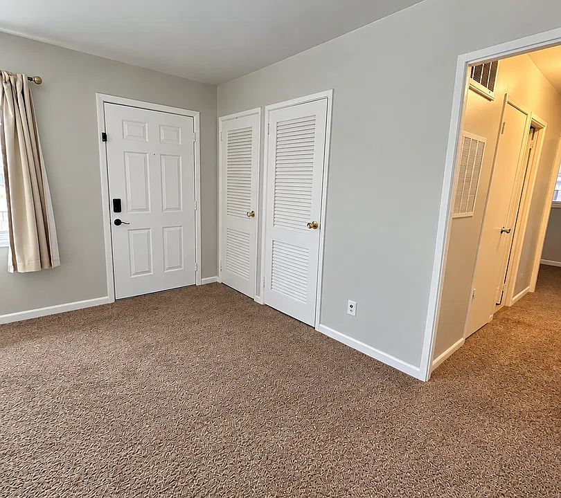 1129 Beck Ln