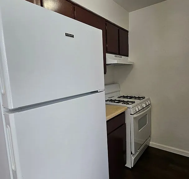 3600 Lafayette Dr NE — Photo 4