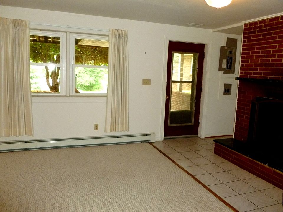 This apartment enters from the rear of the house