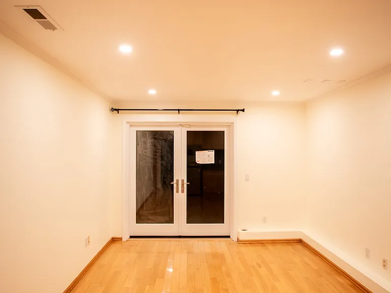 Palisades Dr — Photo 10