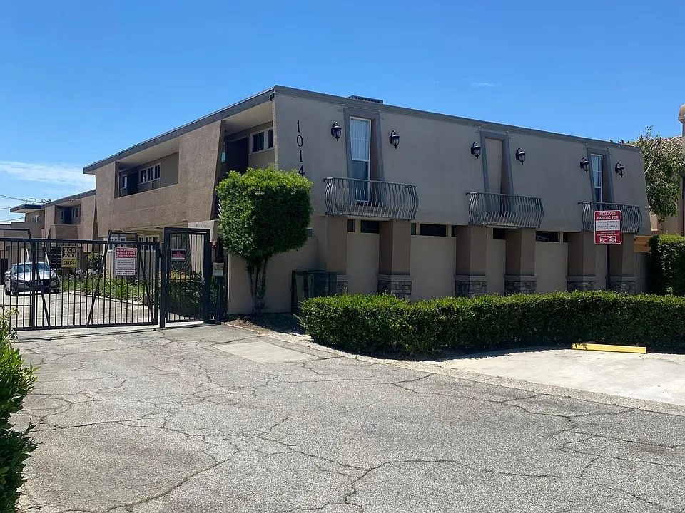 1014 W. Huntington Dr.