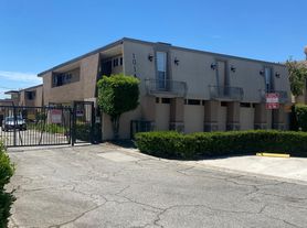 1014 W. Huntington Dr., Unit 17 Huntington