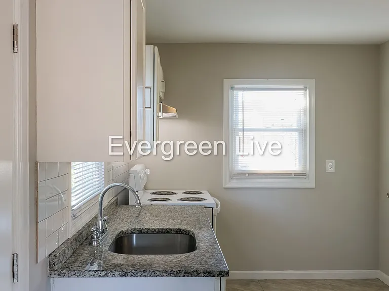 1612 Hopewell Ave — Photo 8