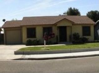 821 Washington St, Hanford, CA