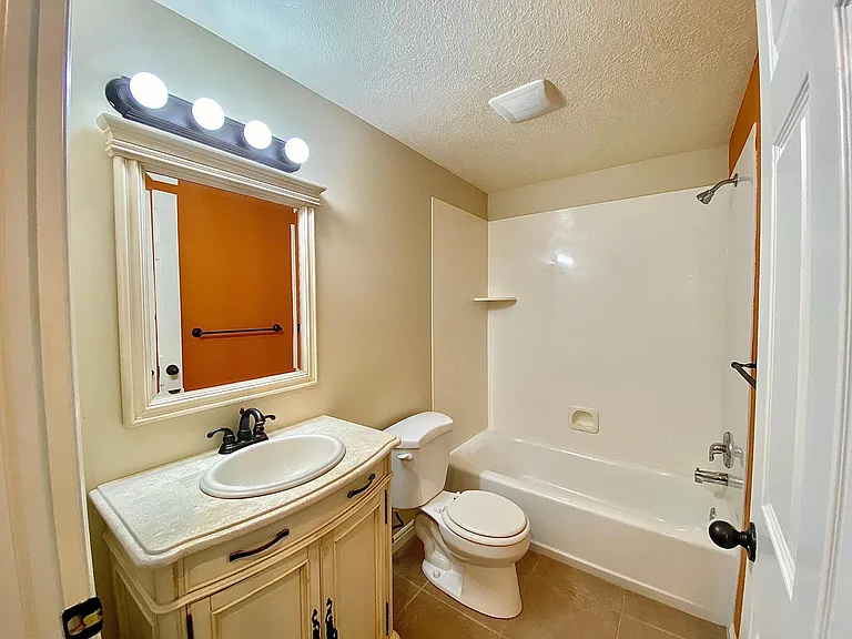 Full Basement Bath + 2 Bedrooms!