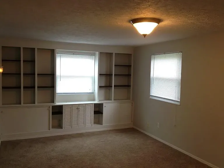 7027 Hubbard Dr — Photo 9
