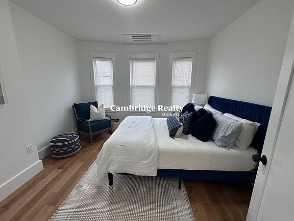 5th image of 406 Columbia St #1T