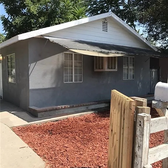 1063 N Pershing Ave — Photo 5