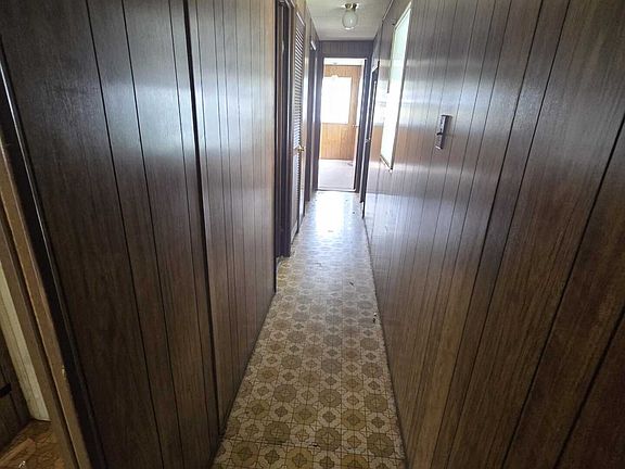 4th image of 918 Oakwood Dr #81